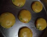 A picture of step 4 of Tutti-frutti custard cookies.