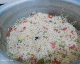 A picture of step 2 of Mix veggies pulao.
