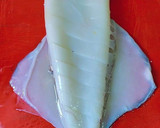 Foto del paso 1 de la receta: Calamar a la plancha al limón con ajos garrapiñados y perejil