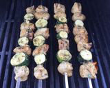 Foto del paso 5 de la receta: Brochetas veraniegas de pollo, calabacín y patata