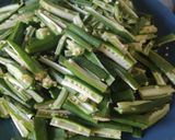 A picture of step 1 of Bhindi Masala 😋.