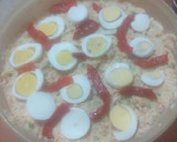 Foto del paso 6 de la receta: Ensaladilla rusa con palitos de cangrejo, atún y langostinos