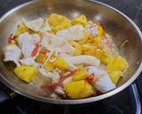 Foto langkah ke 5 dari resep 44❤️Nanas cah Cumi (Khas Belitung)❤️.
