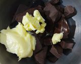 Foto langkah ke 2 dari resep Triple Chocolate Brownies.