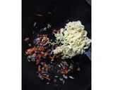 A picture of step 3 of Sweet Savoury Noodles.
