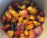 Une image de l'étape 1 de Compote prunes poires au lait de coco.