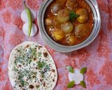 A picture of step 8 of Stuffed onion potato sabzi.