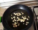 Foto del paso 3 de la receta: Caballa a la plancha con picada de ajo