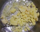 Une image de l'étape 2 de Soupe courge / pommes de terre / fan de navet.