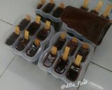 Foto langkah ke 3 dari resep Nutrijell Coklat Stik Es.