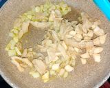 Foto langkah ke 3 dari resep Easy Creamy Vegetable Soup.