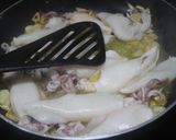 Foto del paso 4 de la receta Chipirones y mejillones al ajillo