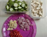 Foto langkah ke 2 dari resep Cah Gambas Tahu Putih.