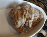 Foto del paso 3 de la receta: Libritos de carne de cerdo rellenos con salsa de champiñones al vino