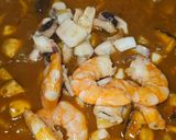 Foto del paso 7 de la receta: Garbanzos con frutos de mar