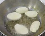 A picture of step 1 of Teekhi (Suji K Golgappe).