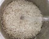 A picture of step 1 of Banarasi chura matar (How to make poha).