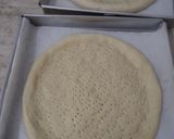 Foto langkah ke 6 dari resep (Sourdough Discard) Homemade Pizza - Sosis & Bakso.