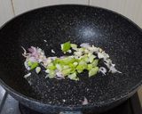 Foto langkah ke 1 dari resep Tumis toge wortel.