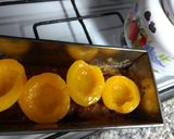Foto del paso 3 de la receta: Budín invertido de duraznos