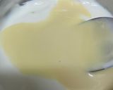 A picture of step 3 of Mango yoghurt parfait.