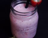 A picture of step 3 of Strawberry Yogurt Smoothie.
