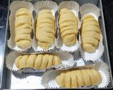 Foto langkah ke 7 dari resep RoTi Manis Isi PisaNG.