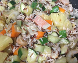 Foto del paso 7 de la receta: Arroz salvaje con verduras y gambas