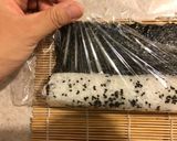 Foto del paso 21 de la receta: California Roll ~Sushi de Aguacate y Surimi (No es Estilo Japonés)~