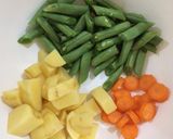 Foto langkah ke 2 dari resep Sayur sop ayam.