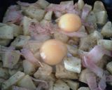 Foto del paso 3 de la receta Papas huevos y bacon