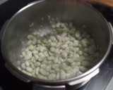 Foto del paso 1 de la receta: Habitas con alubias