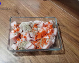 Foto del paso 2 de la receta: Pollo con patatas en salsa al horno