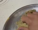 A picture of step 4 of Bajre ki roti.