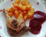 Sült kacsacomb vajas krumplival recept fázis 6 fotója