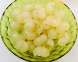 Hình bước làm 2 của món Chè hạt sen trái cây