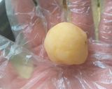 Foto langkah ke 3 dari resep Bola kentang mozarella tanpa telur.