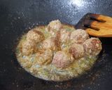 Foto langkah ke 3 dari resep Semur Bola-Bola Daging Telur Puyuh.
