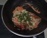 Foto langkah ke 2 dari resep Tumis oseng-oseng wortel tauge.