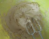 A picture of step 5 of Banana bread cake.