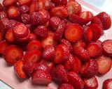 Foto langkah ke 1 dari resep Selai Strawberry Homemade 🍓.