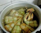 Foto langkah ke 3 dari resep Ketupat Presto.