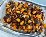 Une image de l'étape 10 de Pommes de terre sautées aux poivrons et oignon rouge.