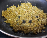 Foto del paso 5 de la receta: 120. Pechugas de pollo con guisantes y aceitunas