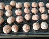 Foto del paso 3 de la receta Albóndigas con piñones en salsa de vino