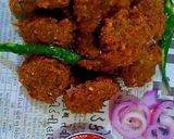 A picture of step 8 of Moong Dal Vada.