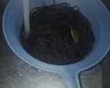 Foto del paso 3 de la receta: Espaguetis negros con gulas