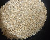 A picture of step 1 of Chamsur dana Oats Makhana Laddoo.