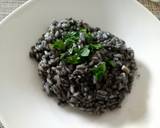 Risotto Nero di seppia squid ink risotto recipe step 3 photo