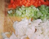 Foto del paso 1 de la receta: Caldo detox de verduras y gallina